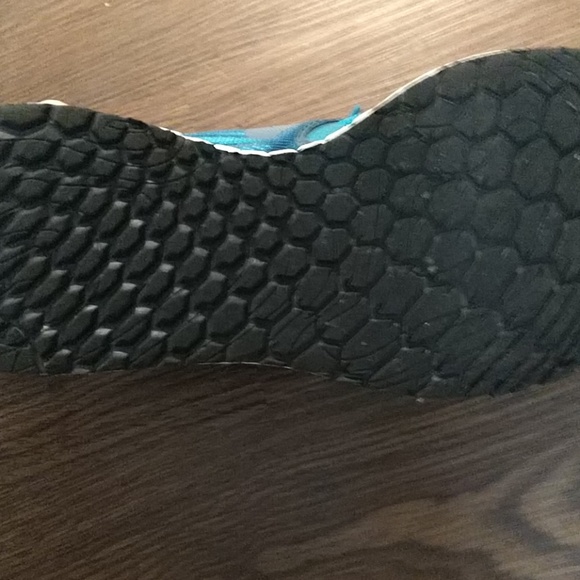 New Balance - Picture 3 of 4